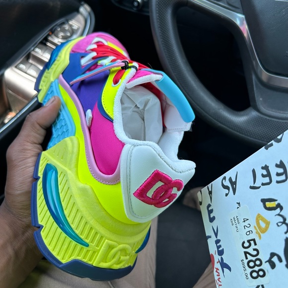 Brand new…only wore twice…original box and dust bag.100% authentic.. - Picture 7 of 9